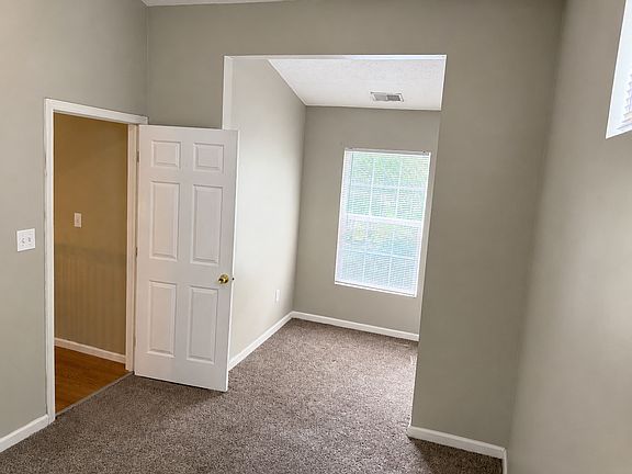 5th image of 640 Golfview Dr