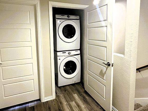 3rd image of 6207 Mustang St #1