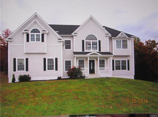 7 Ruth Ct, New Hampton, NY 10958