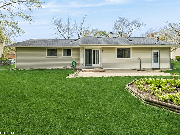 3rd image of 215 N Cady Dr