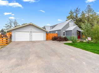 115 Garnet Ave E, Fairfield, ID 83327
