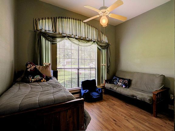 2nd image of 24021 Sunny Glen Dr