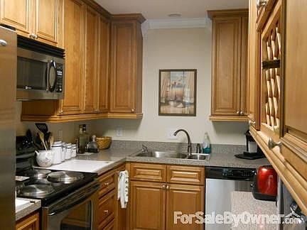 4th image of 221 Woodmere Dr #7C