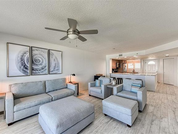 4th image of 2700 Ocean Dr APT 401