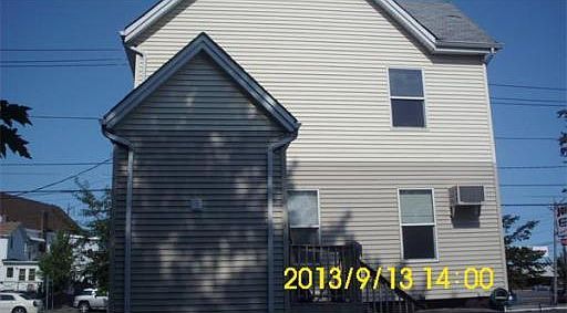 2nd image of 195 Beach St