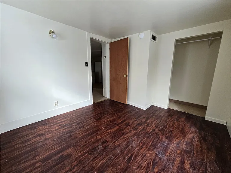 130 E Elisha St #4 — Photo 6
