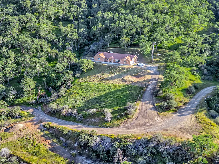 27557 Paradise Valley Ln — Photo 33
