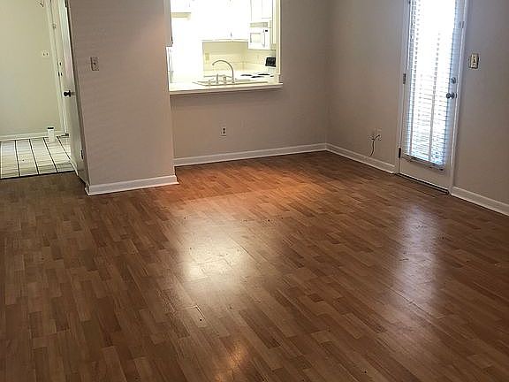 4th image of 1495 Live Oak Dr