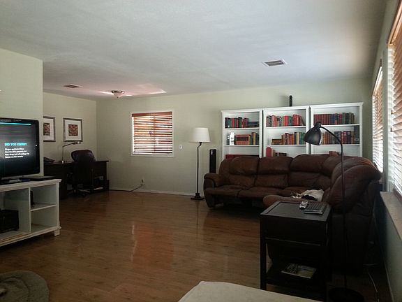 2nd image of 569 Hermitage Ct #569