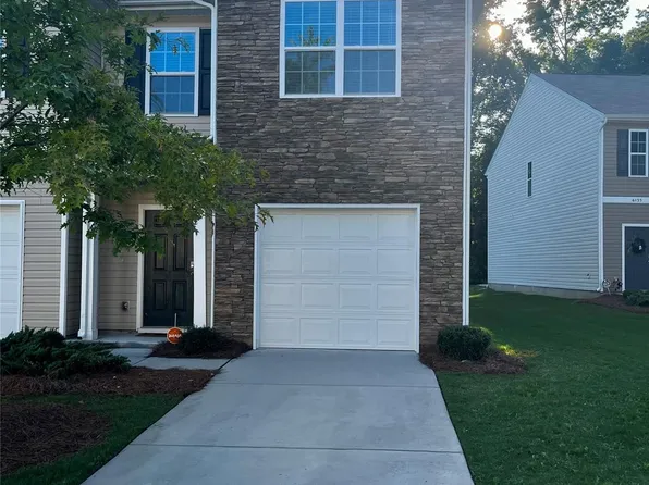 6131 Guildford Hill Ln, Charlotte, NC 28215