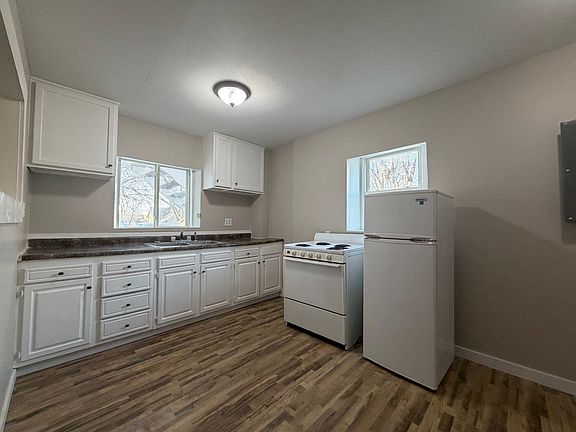 3rd image of 209 W Main St
