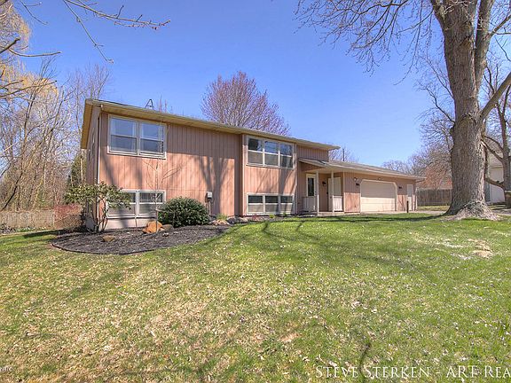 3rd image of 651 E Rich Ave