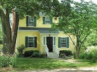 557 Allison Dr, Ann Arbor, MI 48103
