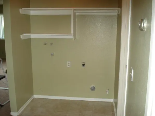 2801 Desert St #A, Rosamond, CA 93560