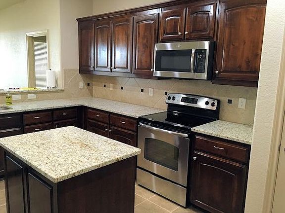 3rd image of 1401 Elkford Ln