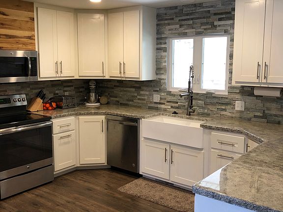 3rd image of 1911 Barham Blvd