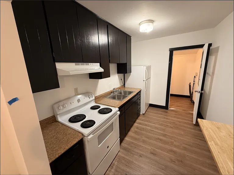 7 SW McKinley Ave — Photo 3