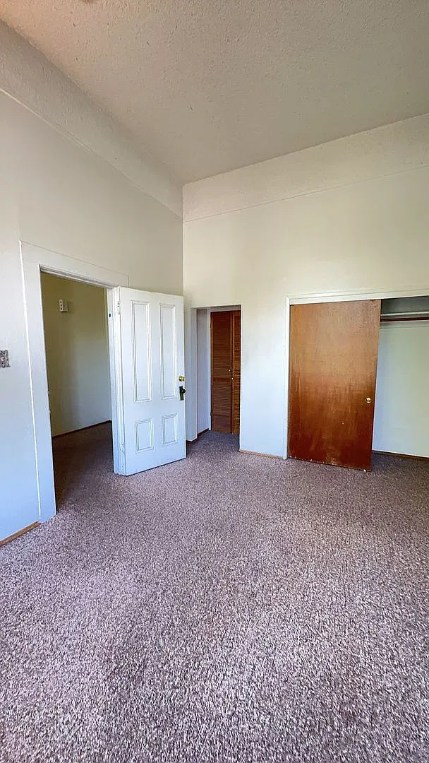 *Reserve NOW for Summer 2027* Great 3 Bedroom house close to campus — Photo 3