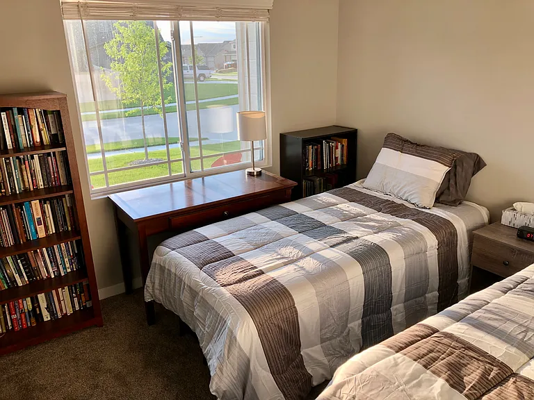 3rd bedroom (or office depending on tenant needs)