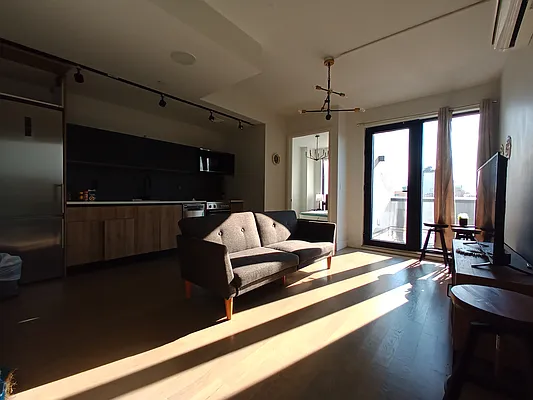 Rented by City Vista Inc | media 41