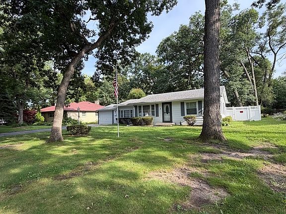 2nd image of 7319 W 109th Pl