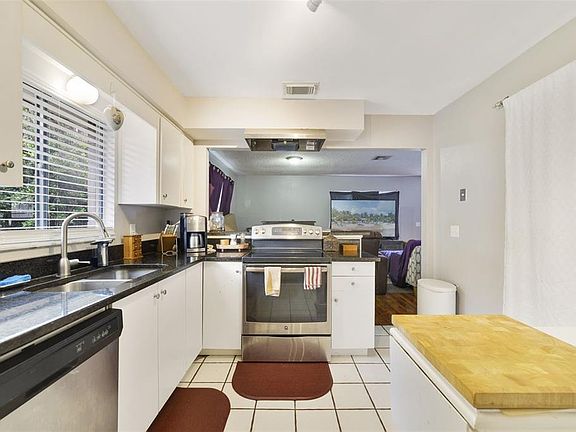 3rd image of 5909 TURNBULL DRIVE