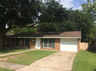 121 Fraternity Dr, Lafayette, LA 70506
