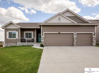 19005 Redwood St, Omaha, NE 68136