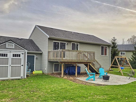 2nd image of 453 Green Meadow Ct