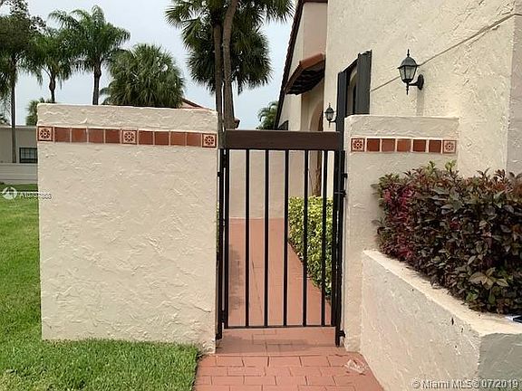 4th image of 9339 NW 48th Doral Ter #0