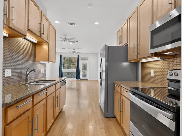 2931 E 12th St Unit 206, Austin, TX 78702