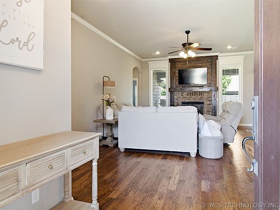 3rd image of 13735 N 130th Ave E