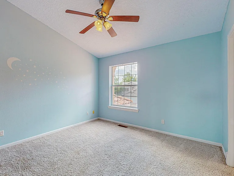 13612 Vic Rd NE — Photo 44