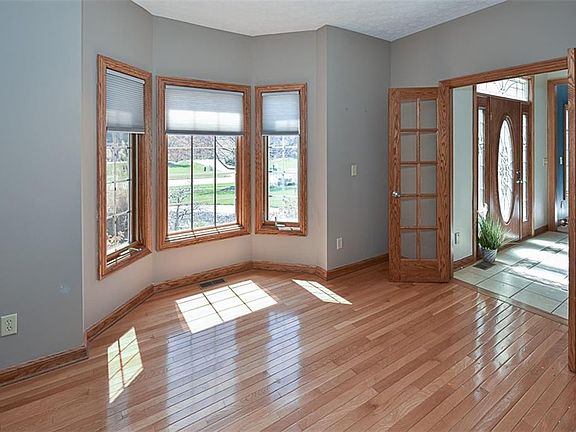 3rd image of 5150 Waterbridge Dr