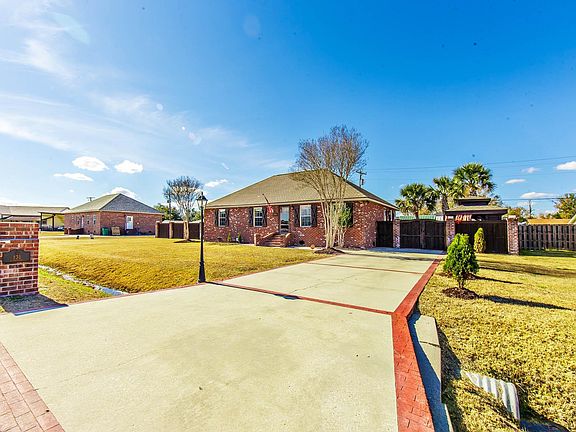 2nd image of 131 Fern Ln