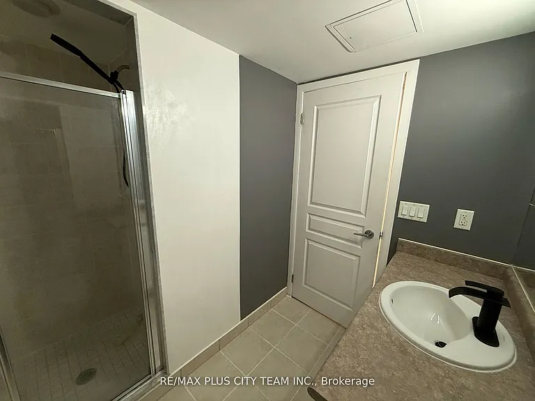 18 Yonge St #2013 — Photo 20