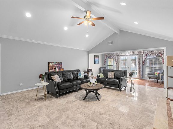 5th image of 3024 Encino Dr
