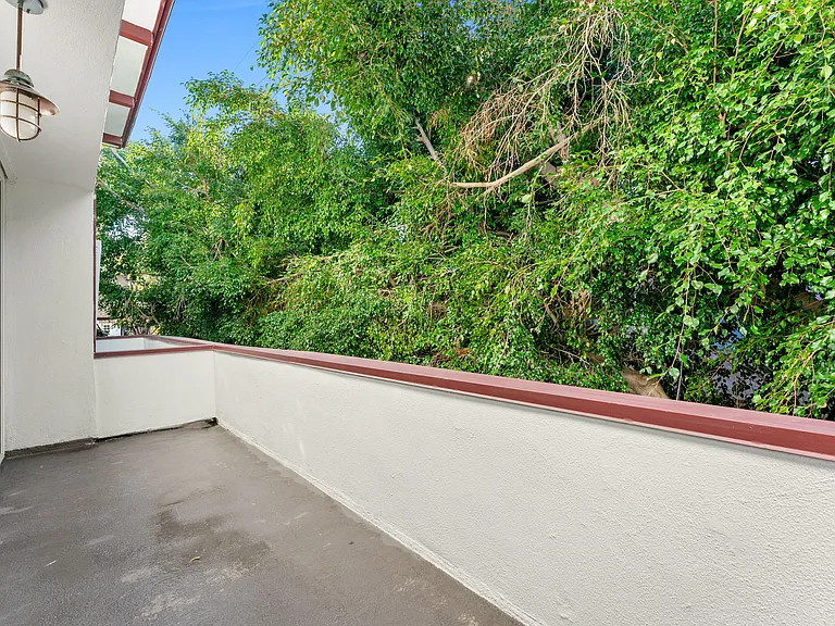 1615 Greenfield Ave — Photo 23