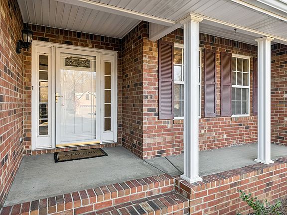 4th image of 1822 Kensington Dr