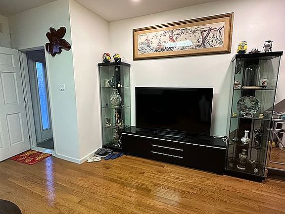 2nd image of 1106 Bay Ridge Pkwy