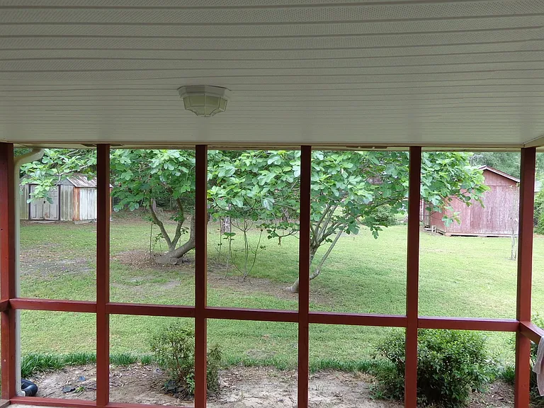 1510 Meeks Rd — Photo 40