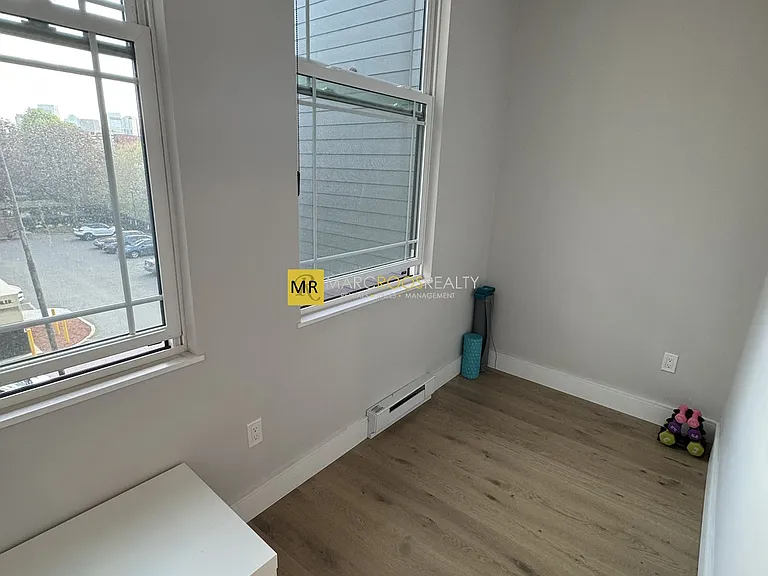 167 Maverick St #2 — Photo 5