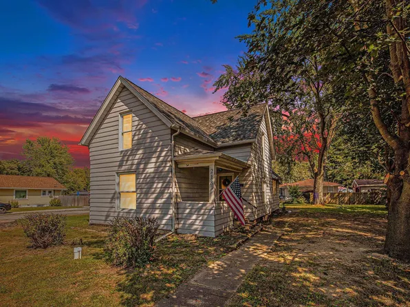 218 N Olive St, Osceola, IN 46561