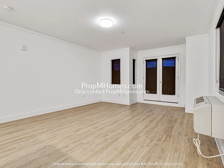 1825 SE 50th Ave #301 — Photo 8