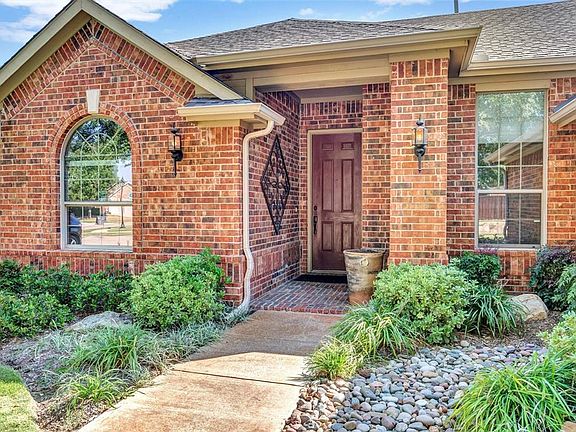 2nd image of 2313 Pheasant Dr