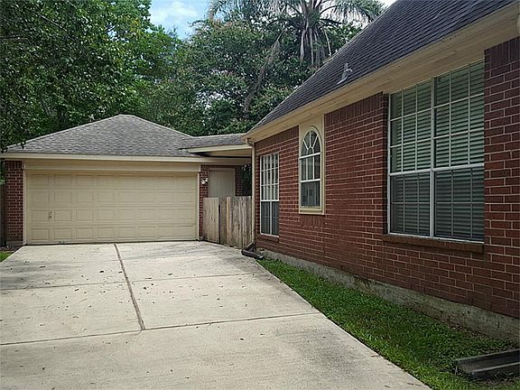 3rd image of 1906 E Summer Rain Ct