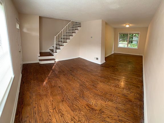 2nd image of 1632 Valley Ave