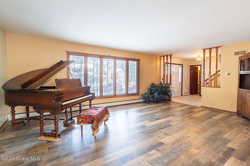 2nd image of 44 Delafield Drive