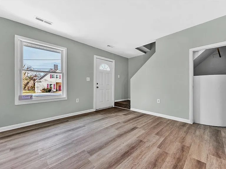 1718 Jerome St SE #1718 — Photo 1