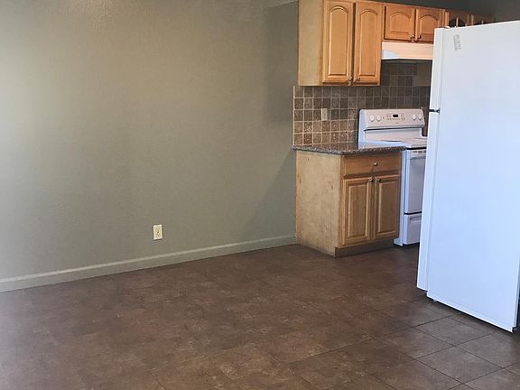 5th image of 601 E 7th St APT A102